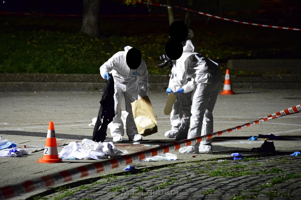 Einsatz BF Messerstecherei Koeln Neustadt Nord Eberplatz Platzmitte P197.JPG - Miklos Laubert